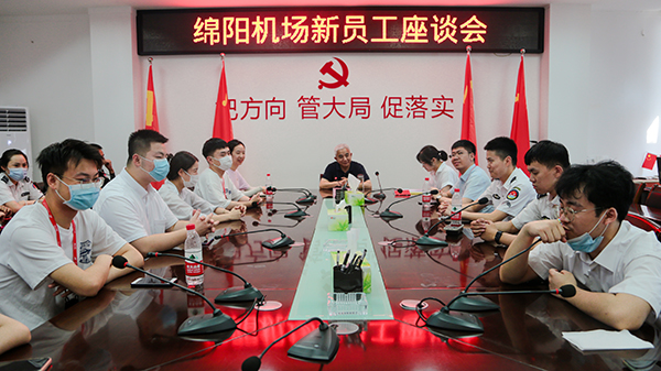 “助力鄉(xiāng)村振興，踐行艱苦奮斗” 將新員工黨性教育活動(dòng)搬到對(duì)口幫扶村4.jpg